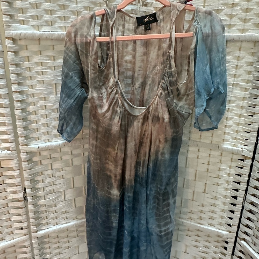 Akiko Cold Shoulder Dress size M Silk blue and pink/ tan‎ good condition - Picture 2 of 5